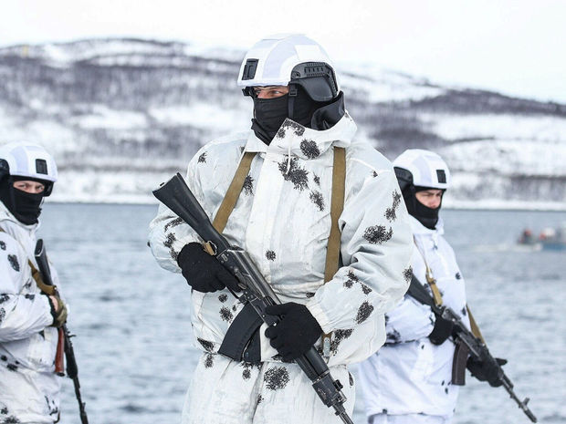Rusiya Arktikada hərbi bazasını gücləndirir?