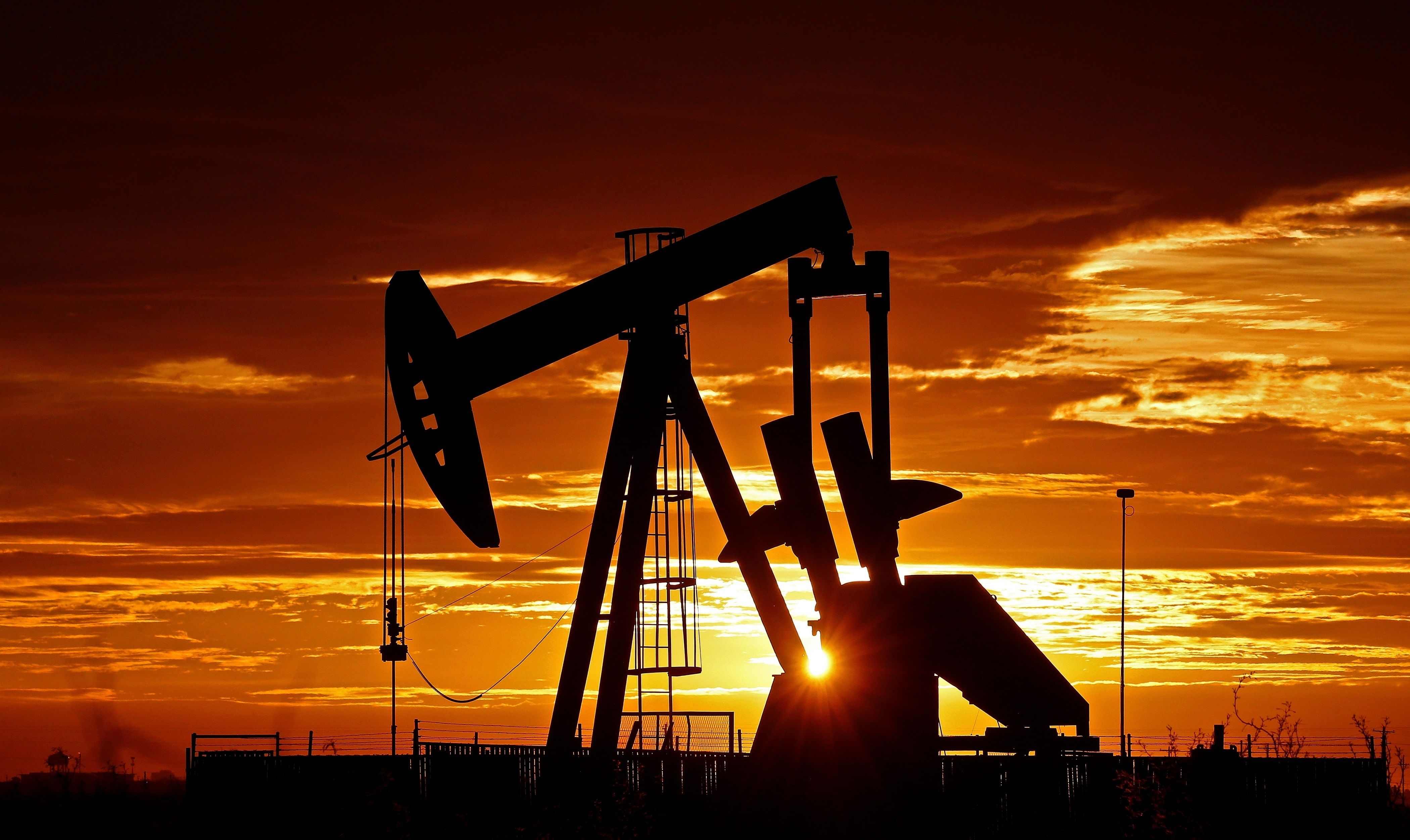 Добывающая промышленность энергетика. Экспорт нефти Саудовской Аравии. Добыча нефти. Нефтяная промышленность. Нефтедобывающая промышленность.