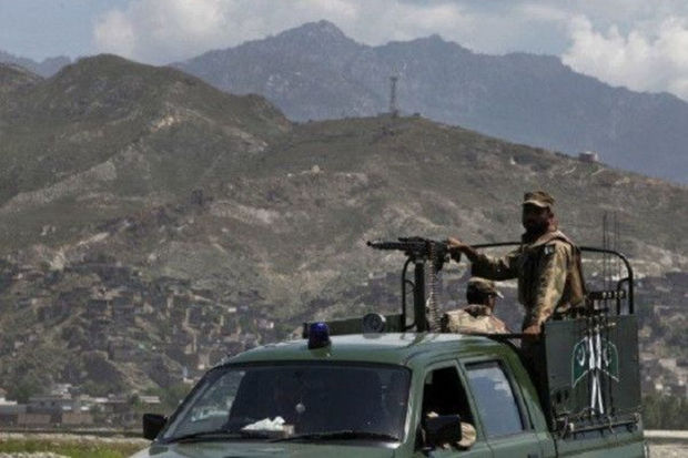 Terrorçular Pakistan ordusuna hücum edib: 10 hərbçi öldürülüb - FOTO