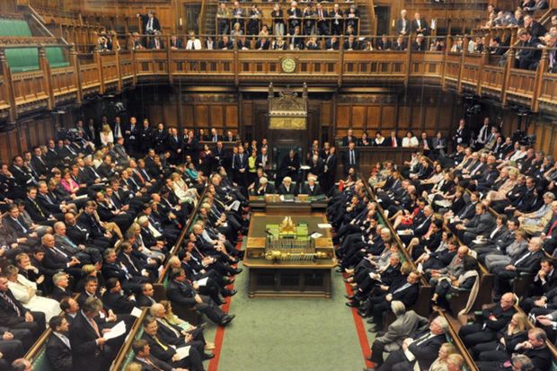 Şotlandiyalı deputat Britaniya parlamentini “dünyanın ən mavi parlamenti” adlandırdı