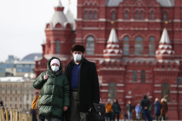 Moskva sakinlərinə ictimai yerlərdə maska ​​taxmaq tövsiyə olundu