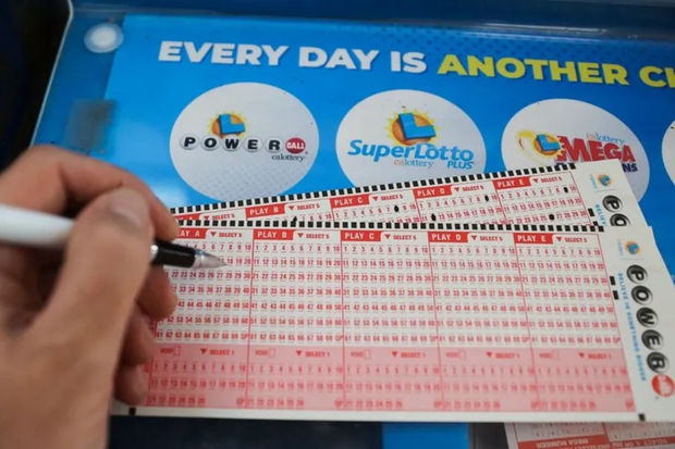 ABŞ-da 2 milyard dollar udan lotereya qalibi bileti oğurlamaqda ittiham olunur