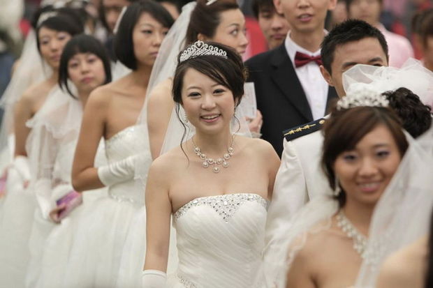 1,4 milyard əhalisi olan Çində evlilik sayı heyrətləndirdi