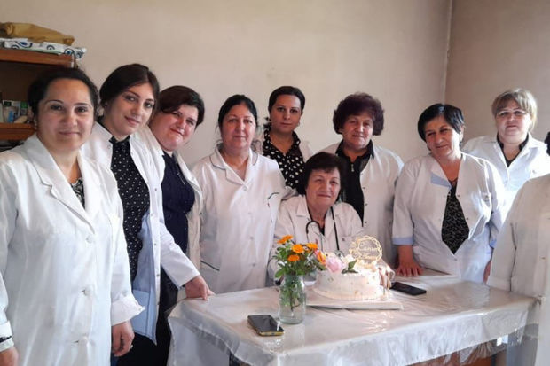 75 yaşlı pediatr: “Tibb bacısı ilə birlikdə qapı-qapı gəzib valideynləri təşviq edirdik” - MÜSAHİBƏ + FOTO